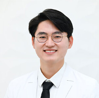 dr-sung-jean-hwang-img Oakville Orthodontics